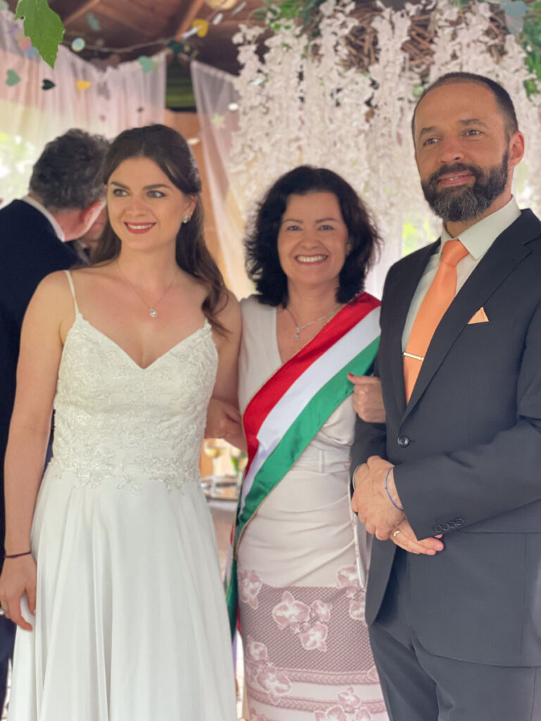 Szertartásvezető Borsod vármegye – Meghitt ceremónia a pár középpontjában