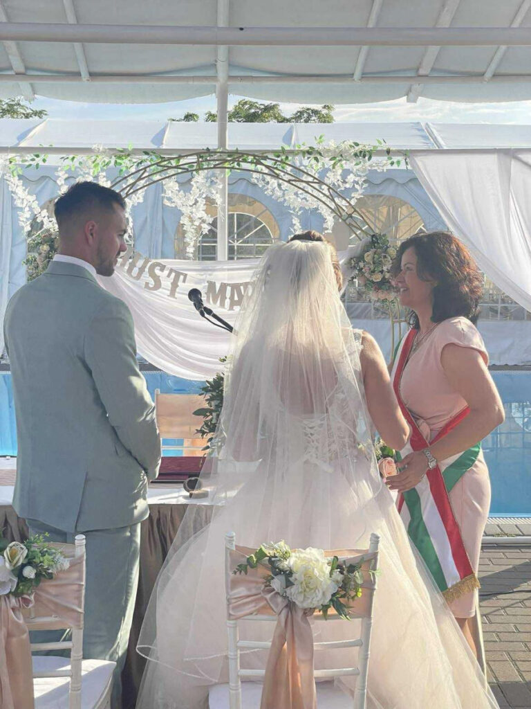 Szertartásvezető Borsod vármegyében – Meghitt szabadtéri esküvői szertartás